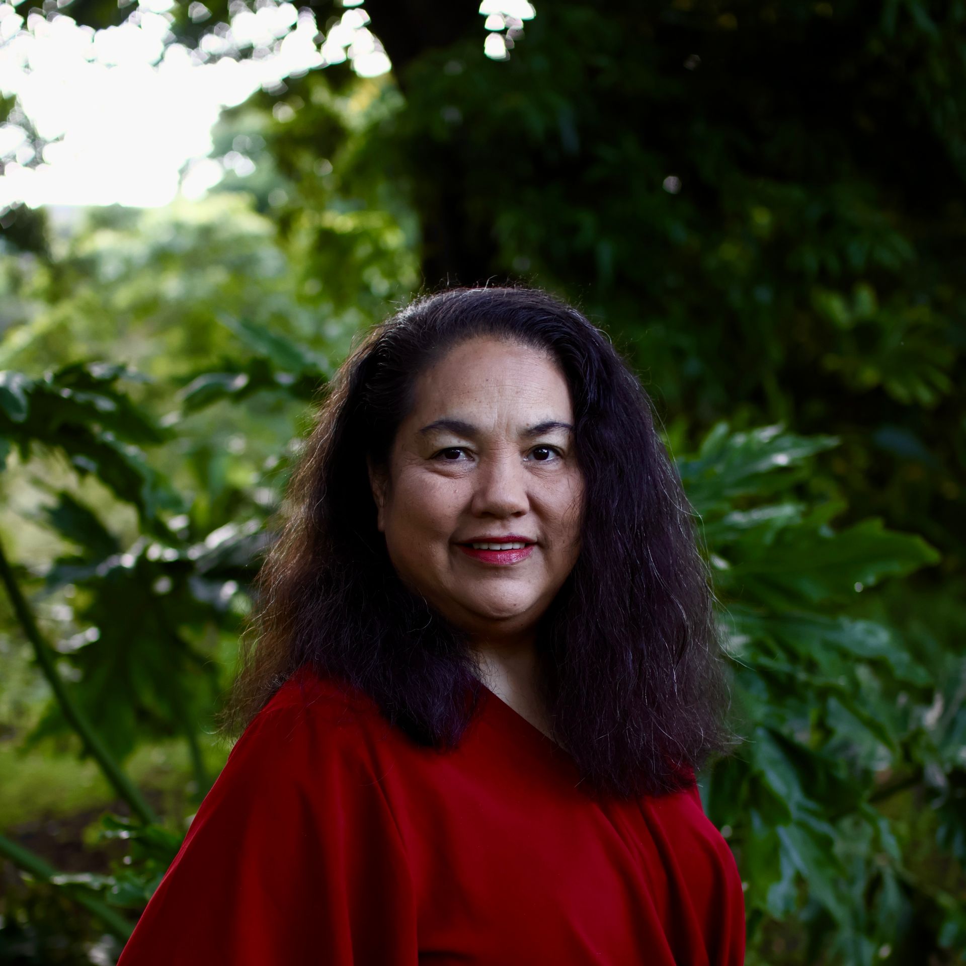 Lisa Moala (R)